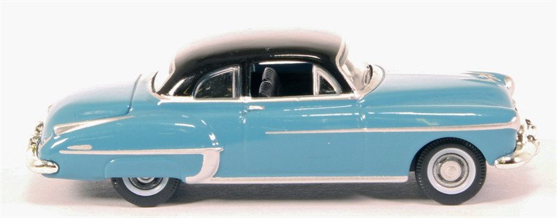 1950 Oldsmobile Rocket 88 Coupe Crest Blue with Black Top 1/87 (HO) Scale Diecast Model Car by Oxford Diecast - Image 2