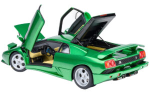 Lamborghini Diablo SE30 Verde Mic Green Metallic — 1/18 by Autoart