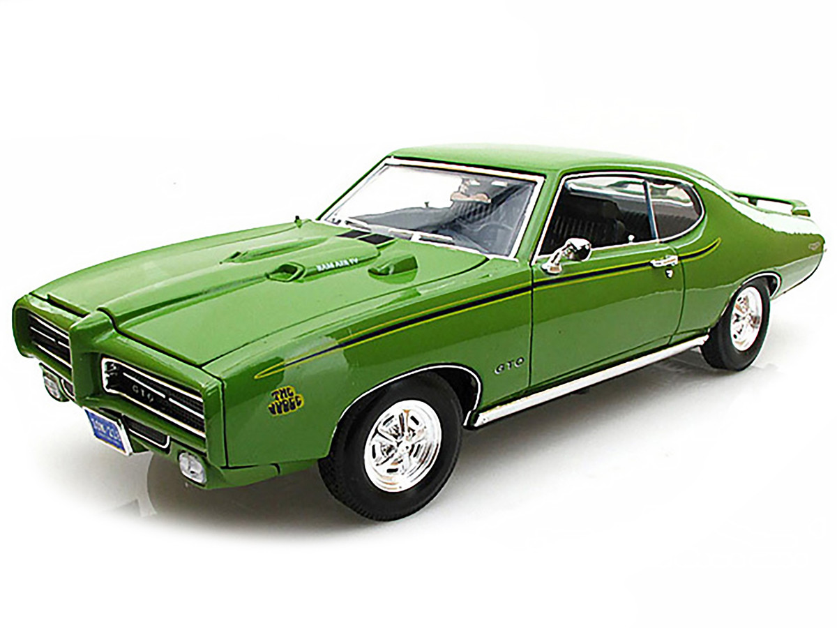 1969 Pontiac GTO Judge Green 1/18 Diecast Car Model by Motormax - Image 2