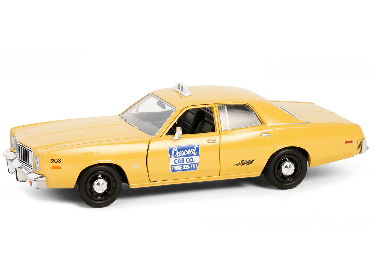 1975 Plymouth Fury Taxi "Crescent Cab Co." Yellow "Poltergeist" (1982) Movie "Hollywood" Series 20 1/24 by Greenlight - Image 2